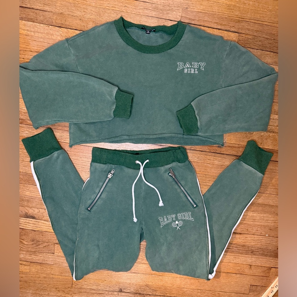 Poster Girl Sweat Set
